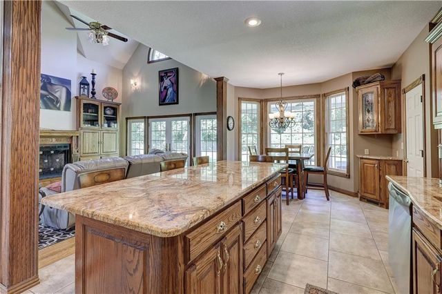 124 Huntington Circle, Pittsburg, KS 66762