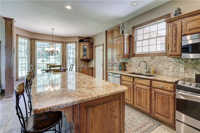 124 Huntington Circle, Pittsburg, KS 66762