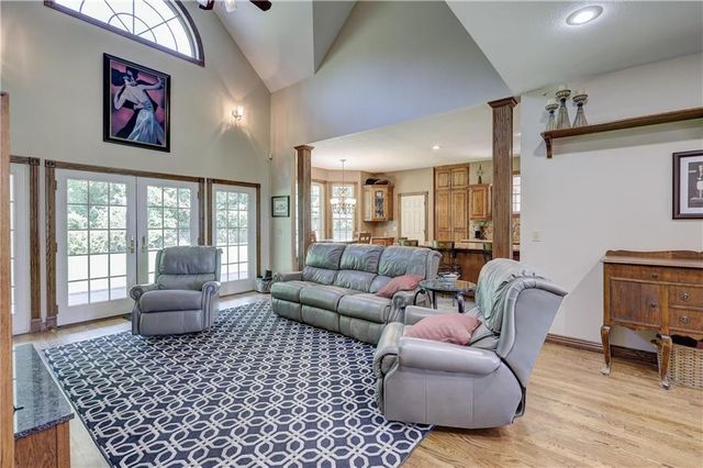 124 Huntington Circle, Pittsburg, KS 66762