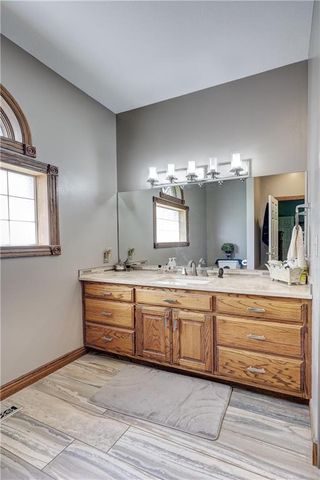 124 Huntington Circle, Pittsburg, KS 66762