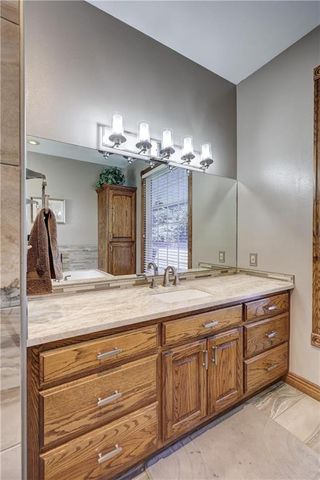 124 Huntington Circle, Pittsburg, KS 66762