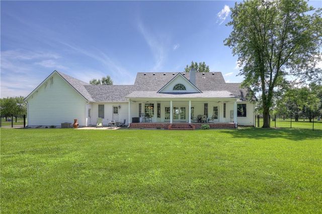 124 Huntington Circle, Pittsburg, KS 66762