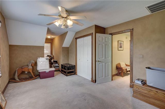 124 Huntington Circle, Pittsburg, KS 66762