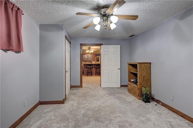 124 Huntington Circle, Pittsburg, KS 66762