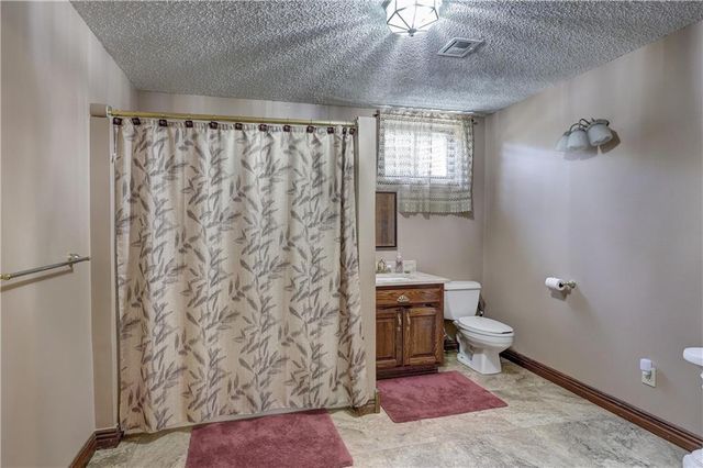 124 Huntington Circle, Pittsburg, KS 66762