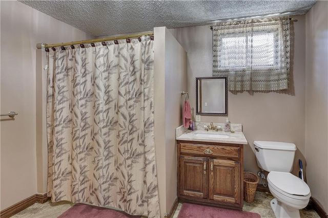 124 Huntington Circle, Pittsburg, KS 66762