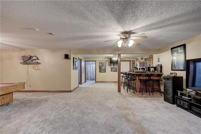 124 Huntington Circle, Pittsburg, KS 66762