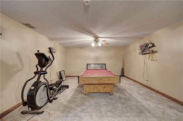 124 Huntington Circle, Pittsburg, KS 66762