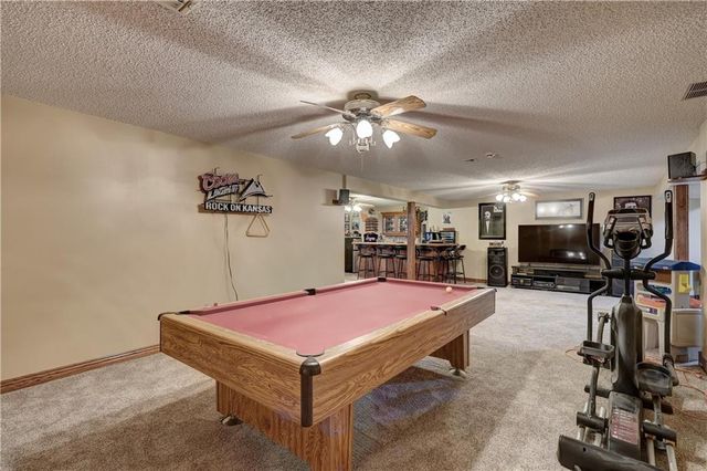 124 Huntington Circle, Pittsburg, KS 66762