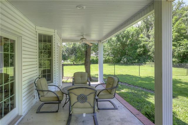 124 Huntington Circle, Pittsburg, KS 66762