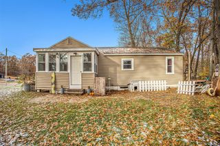 1162 S Barnes Road, Muskegon, MI 49442