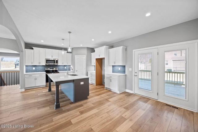 116 Wooded Glen Dr, Mt Washington, KY 40047