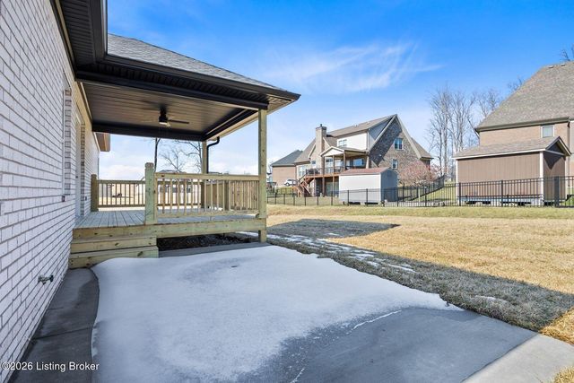 116 Wooded Glen Dr, Mt Washington, KY 40047