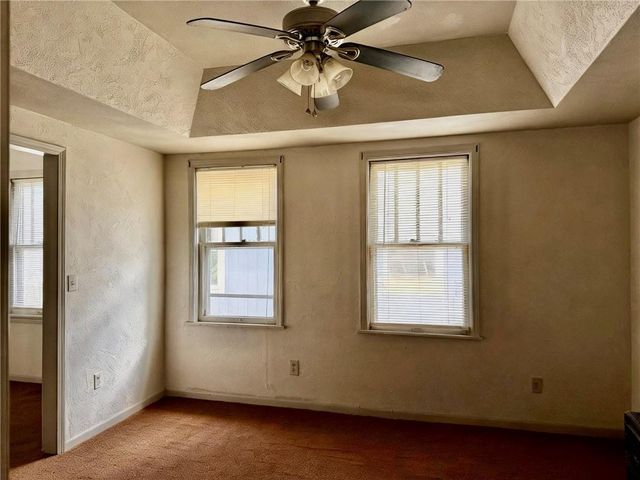 2750 Lister Avenue, Kansas City, MO 64128