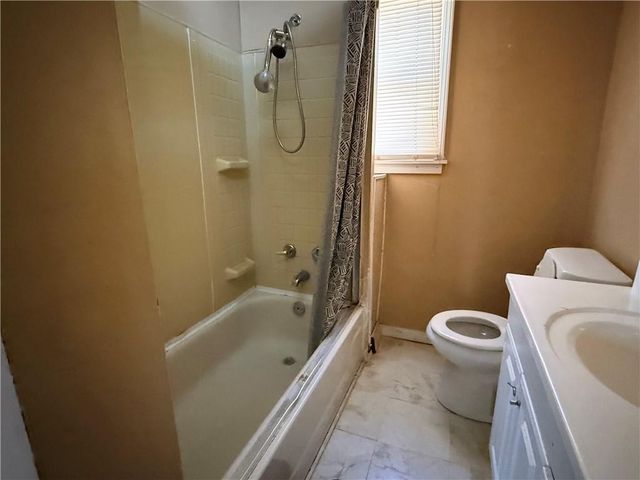 2750 Lister Avenue, Kansas City, MO 64128