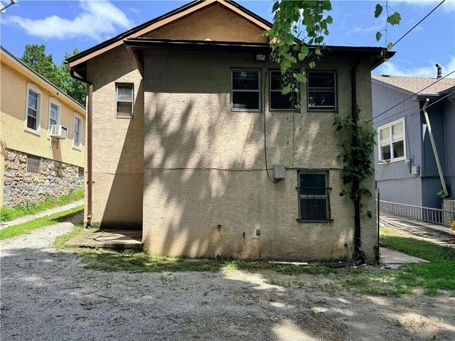 2750 Lister Avenue, Kansas City, MO 64128