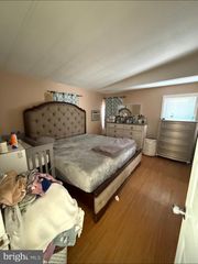 7300 HANSBURY DR, Morrisville, PA 19067