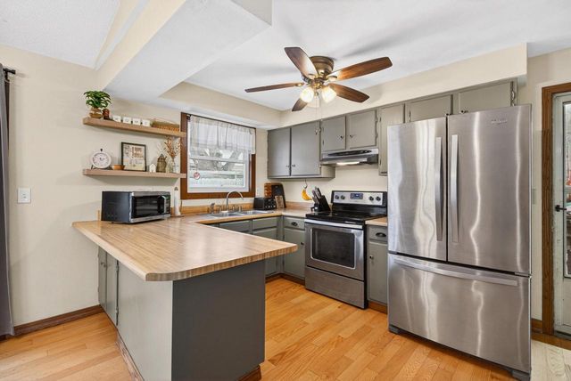 345 RIVER DRIVE, Appleton, WI 54915