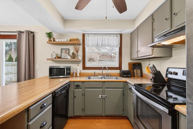 345 RIVER DRIVE, Appleton, WI 54915