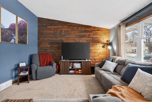 345 RIVER DRIVE, Appleton, WI 54915