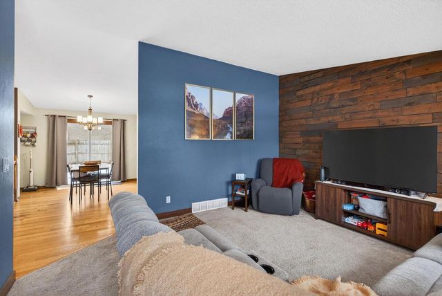 345 RIVER DRIVE, Appleton, WI 54915