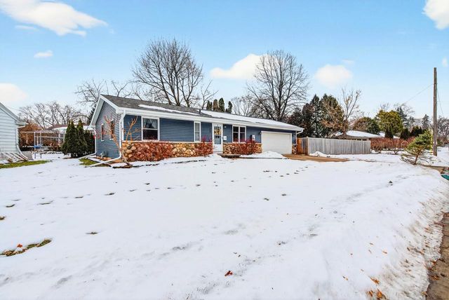 345 RIVER DRIVE, Appleton, WI 54915