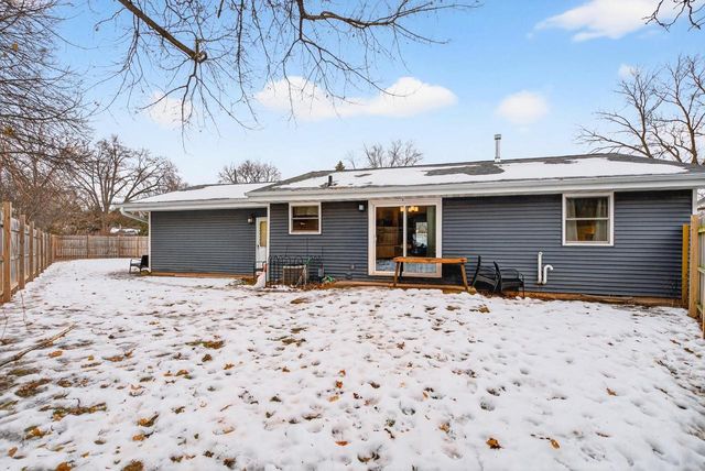 345 RIVER DRIVE, Appleton, WI 54915