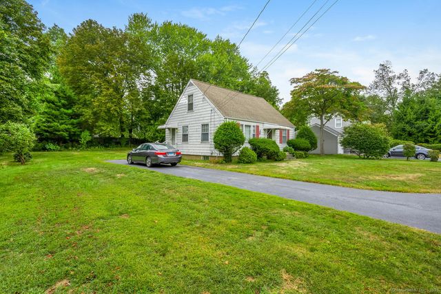 6 Sunny Acres Lane, Westport, CT 06880
