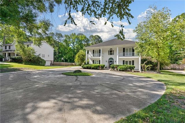 6665 Sugar Creek Drive, Mobile, AL 36695