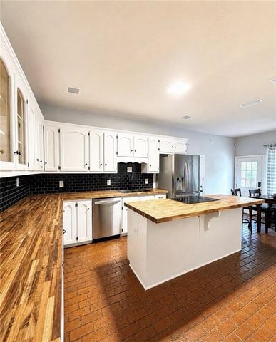 6665 Sugar Creek Drive, Mobile, AL 36695