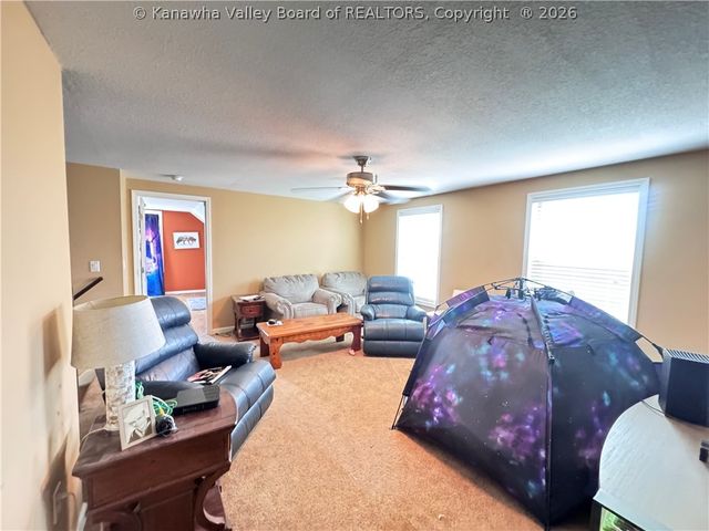 157 Crihfield Road, Kenna, WV 25248