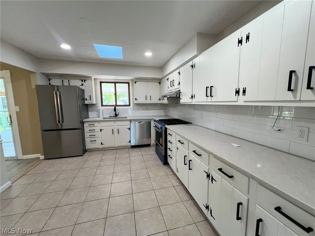 16244 Delmont Avenue, Strongsville, OH 44136