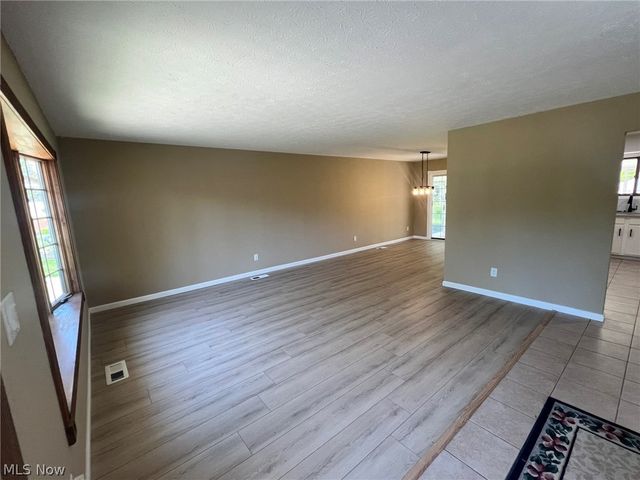 16244 Delmont Avenue, Strongsville, OH 44136