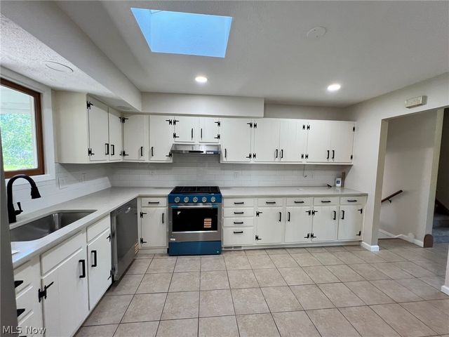 16244 Delmont Avenue, Strongsville, OH 44136