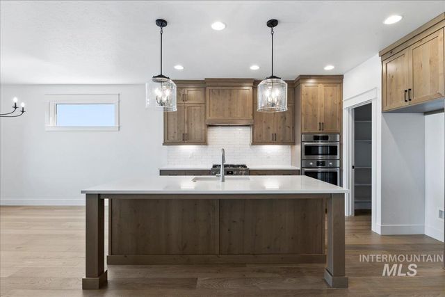 7094 N Canter Trail Ave, Meridian, ID 83646