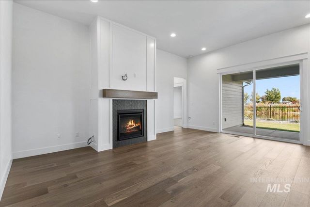 7094 N Canter Trail Ave, Meridian, ID 83646