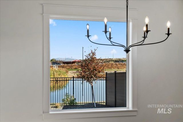 7094 N Canter Trail Ave, Meridian, ID 83646