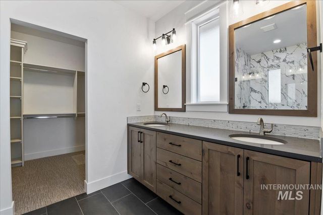 7094 N Canter Trail Ave, Meridian, ID 83646