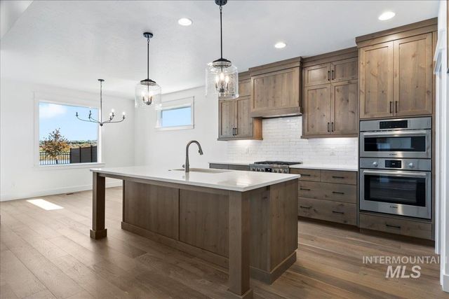 7094 N Canter Trail Ave, Meridian, ID 83646