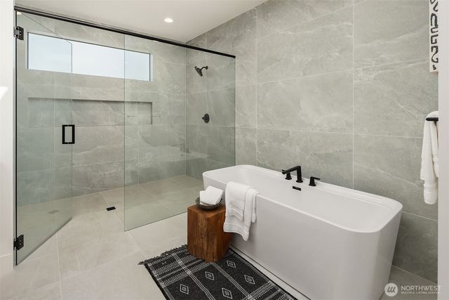 16711 NE 16th Place, Bellevue, WA 98008