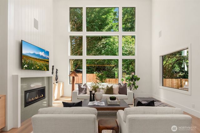 16711 NE 16th Place, Bellevue, WA 98008