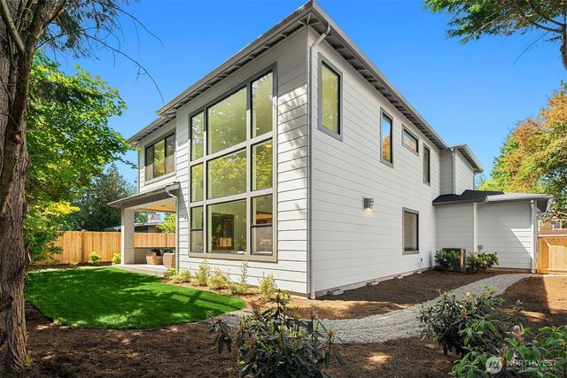 16711 NE 16th Place, Bellevue, WA 98008
