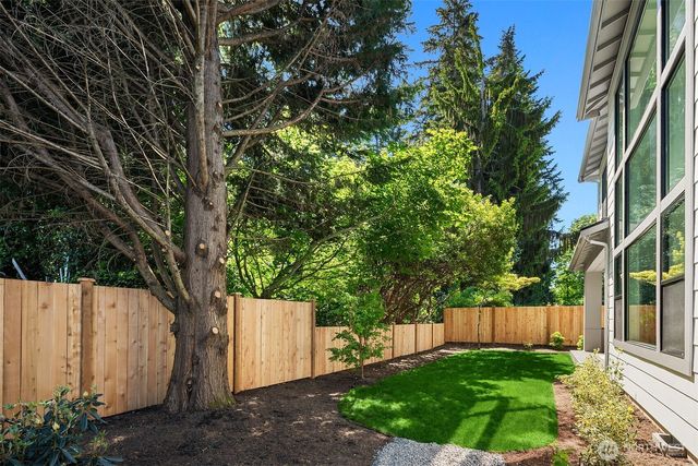 16711 NE 16th Place, Bellevue, WA 98008