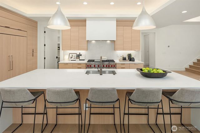 16711 NE 16th Place, Bellevue, WA 98008