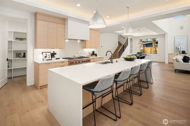 16711 NE 16th Place, Bellevue, WA 98008
