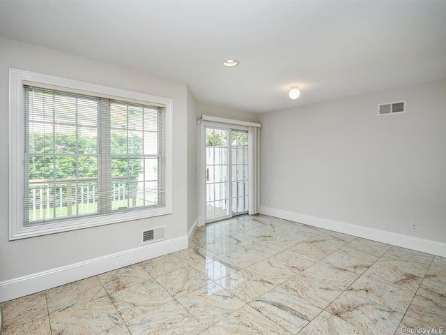 51 Inwood Road B, Port Washington, NY 11050