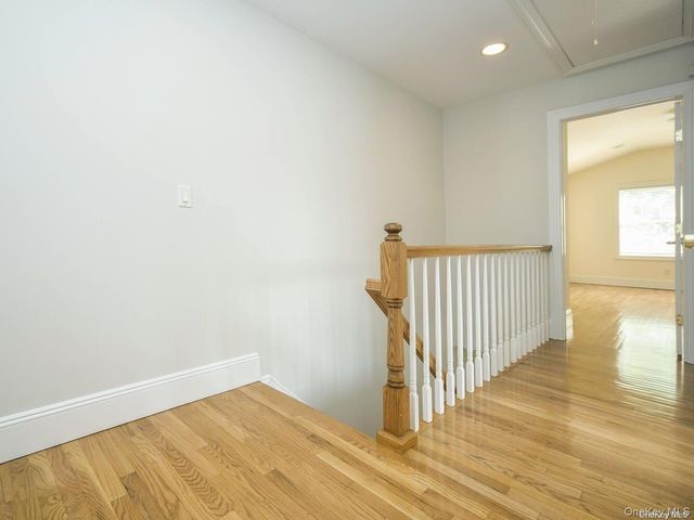 51 Inwood Road B, Port Washington, NY 11050