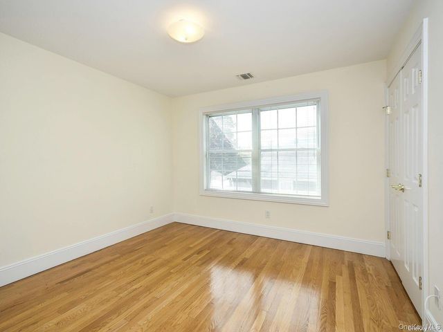 51 Inwood Road B, Port Washington, NY 11050