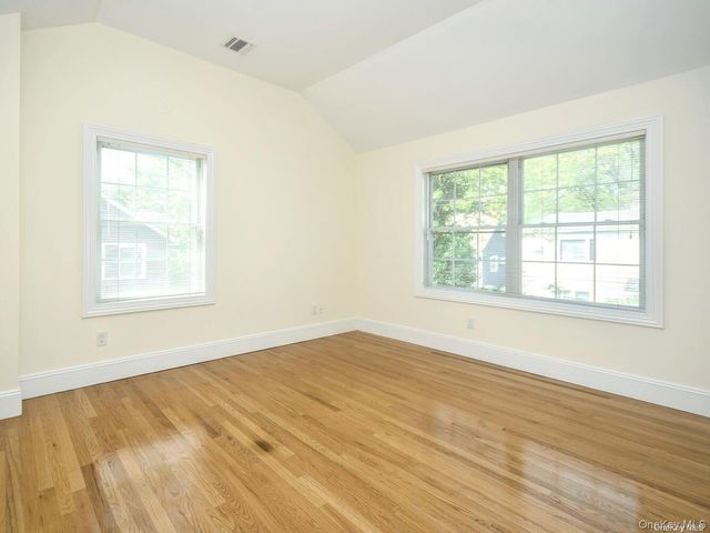 51 Inwood Road B, Port Washington, NY 11050