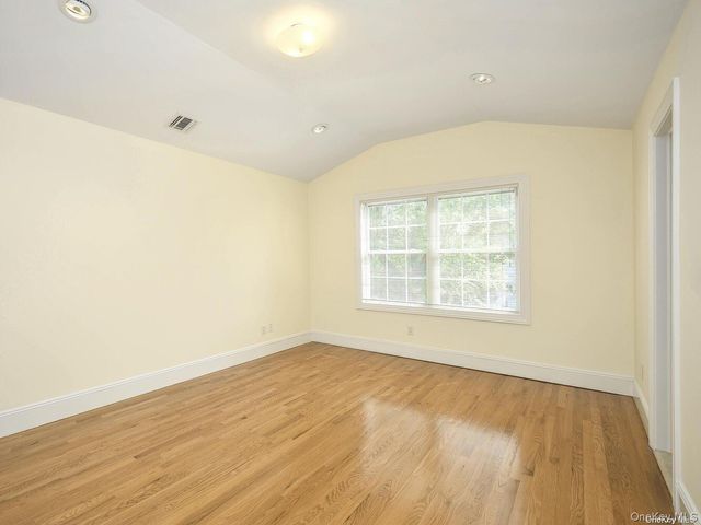 51 Inwood Road B, Port Washington, NY 11050